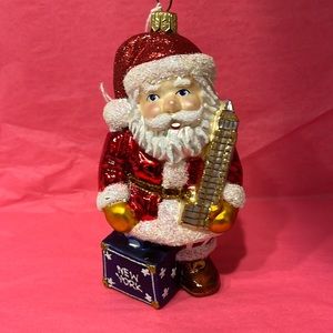 Glass blown traveling NYC Santa ornament NWT